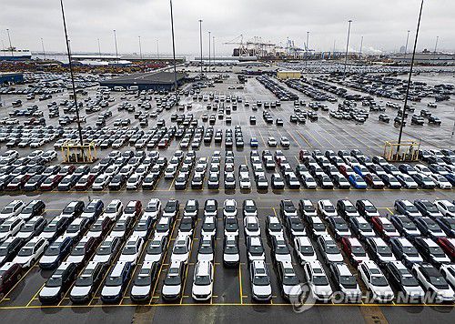 미국 볼티모어항에 있는 차들[EPA 연합뉴스 자료사진. 재판매 및 DB 금지]