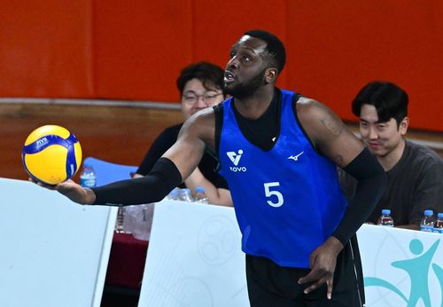 외국인 선수 트라이아웃에서 서브 준비하는 에번스[한국배구연맹 제공. 재판매 및 DB 금지]