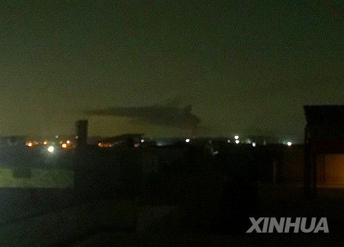 연기 피어오르는 파키스탄 라왈핀디 지역[신화 연합뉴스 자료사진. 재배포 및 판매 금지]