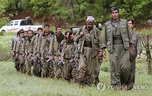 이라크의 PKK 무장대원들[AP 연합뉴스 자료사진. 재판매 및 DB 금지]
