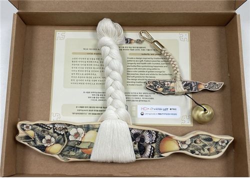 AI 모델이 생성한 전통 문양 활용 문화상품[국가유산진흥원 제공. 재판매 및 DB 금지]