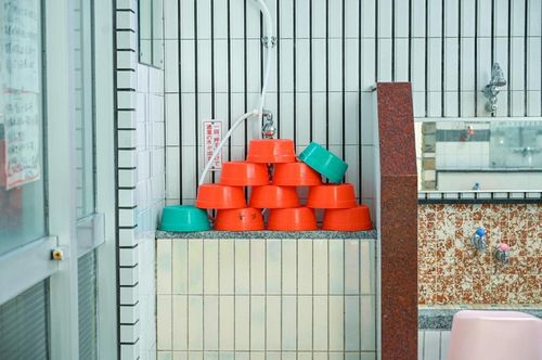 세카이 호텔 이용객들이 이용하는 '동네 목욕탕'(오사카=연합뉴스) 일본 오사카 후세역 앞에 자리잡은 세카이 호텔 숙박객들이 이용할 수 있는 동네 목욕탕 '센토 2025.5.16 [세카이 호텔 홈페이지] cha@yna.co.kr (끝)