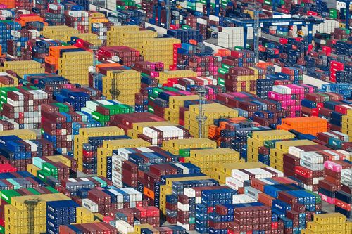 이달 12일 중국 장쑤성 난징항에 쌓여 있는 컨테이너들 [AFP 연합뉴스 자료사진. 재판매 및 DB 금지]