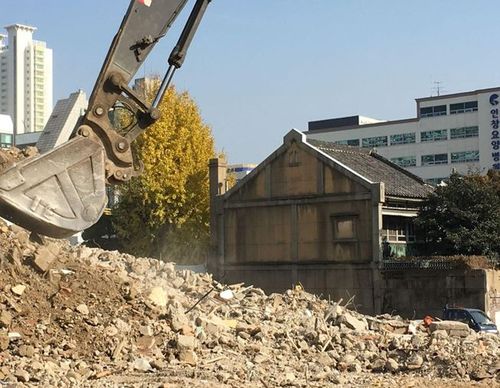 2011년 아파트 재개발로 인한 오초량 인근 철거 당시 모습[오초량 제공. 재판매 및 DB 금지]