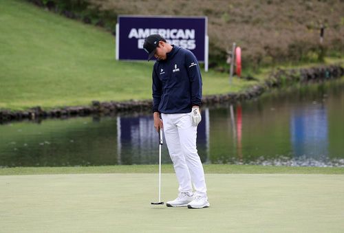 고개 떨군 장유빈장유빈이 18일 제주도 서귀포 핀크스 골프클럽(파71·7천326야드)에서 열린 SK텔레콤 오픈 2025(총상금 13억원) 2라운드 5번 홀에서 버디 퍼트를 실패한 뒤 아쉬워하고 있다. 올 시즌 브룸스틱 퍼터를 사용했던 장유빈은 이날 일반 퍼터를 썼으나 컷 탈락했다. 2025.5.18. [KPGA 제공. 재배포 및 DB 금지]