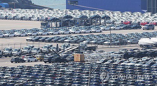 수출 대기 중인 자동차(평택=연합뉴스) 홍기원 기자 = 경기도 평택항에 수출용 자동차가 세워져 있는 모습. 2025.4.29 xanadu@yna.co.kr