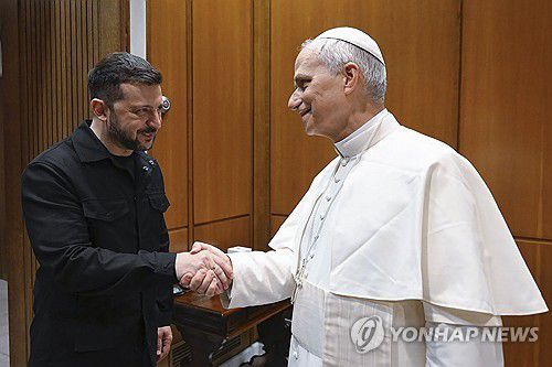레오 14세 교황과 만난 젤렌스키 대통령[EPA 연합뉴스 자료사진. 재판매 및 DB 금지]