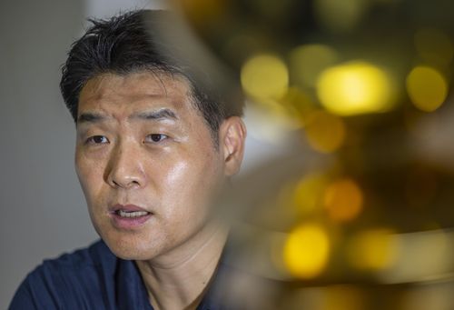 창원 LG 28년 만의 우승 이끈 조상현 감독(서울=연합뉴스) 황광모 기자 = 프로농구 창원 LG의 28년 만의 우승을 이끈 조상현 감독이 21일 서울 강남구 KBL에서 연합뉴스와 인터뷰를 하고 있다. 2025.5.21 hkmpooh@yna.co.kr