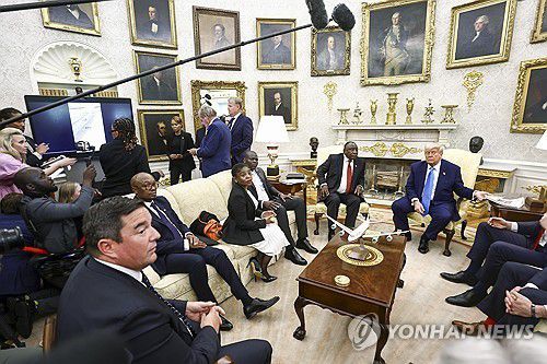 미국-남아공 백악관 정상회담 모습[EPA=연합뉴스. 재판매 및 DB 금지]