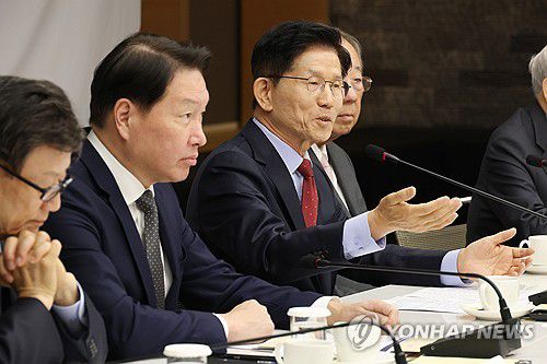 경제5단체 간담회, 인사말하는 김문수 대선 후보(서울=연합뉴스) 황광모 기자 = 국민의힘 김문수 대선 후보가 22일 서울 중구 대한상공회의소에서 열린 경제 5단체장 간담회에서 인사말을 하고 있다. 2025.5.22 [공동취재] hkmpooh@yna.co.kr