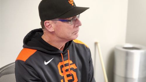 경기 후 인터뷰하는 이정후 소속팀 감독(워싱턴=연합뉴스) 박성민 특파원 = 미국프로야구 샌프란시스코 자이언츠의 밥 멜빈 감독이 23일(현지시간) 팀이 이정후의 활약에 힙입어 워싱턴 내셔널스와의 원정경기에서 4-0으로 승리한 뒤 취재진과 인터뷰하고 있다. 2025.5.23 min22@yna.co.kr (끝)