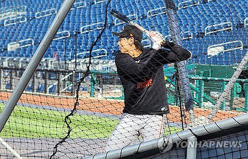 배팅 연습하는 이정후(워싱턴=연합뉴스) 박성민 특파원 = 미국프로야구 메이저리그(MLB)에서 뛰는 '바람의 손자' 이정후(26·샌프란시스코 자이언츠)가 23일(현지시간) 워싱턴DC 내셔널스파크에서 워싱턴 내셔널스와의 원정경기 전 배팅 연습을 하고 있다. 2025.5.24 min22@yna.co.kr