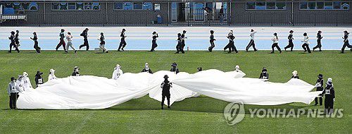 구미 아시아육상 일주일 앞으로(구미=연합뉴스) 김현태 기자 = 2025 구미 아시아육상경기선수권대회 개최를 일주일 앞둔 20일. 구미시민운동장에서 개막공연 리허설이 한창이다. 2025. 5.20 mtkht@yna.co.kr