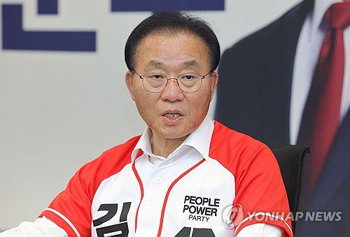 윤재옥 총괄본부장, 연합뉴스 인터뷰(서울=연합뉴스) 류영석 기자 = 국민의힘 윤재옥 총괄선대본부장이 서울 여의도 국민의힘 당사에서 연합뉴스와 인터뷰를 하고 있다. 2025.5.27 ondol@yna.co.kr