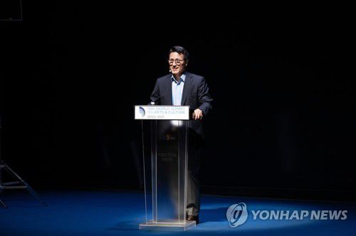 문화예술세계총회 개막식에서 환영사 발표 중인 정병국 한국문화예술위원회 위원장(서울=연합뉴스) 정병국 한국문화예술위원회 위원장이 28일 오전 서울 대학로 아르코예술극장에서 열린 제10차 문화예술세계총회 개막식에서 환영사를 하고 있다. 2025.5.28 [한국문화예술위원회 제공. 재판매 및 DB 금지]