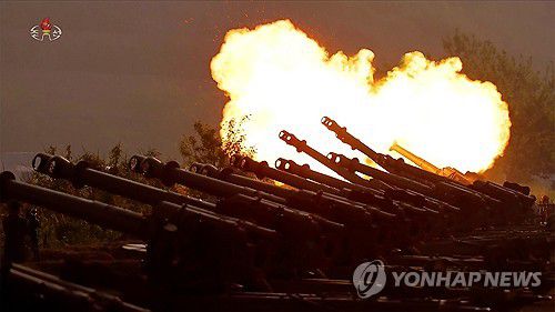 북한 김정은, 포병부대 사격경기 참관(서울=연합뉴스) 김정은 북한 국무위원장이 지난 29일 조선인민군 대연합부대 포병구분대들 사이 포사격경기를 참관했다고 조선중앙TV가 30일 보도했다. 2025.5.30 [조선중앙TV화면]      [국내에서만 사용가능. 재배포 금지. For Use Only in the Republic of Korea. No Redistribution] nkphoto@yna.co.kr