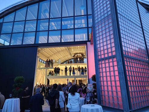 '아틀리에-뮤지엄 박은선' 개관(피에트라산타[이탈리아]=연합뉴스) 신창용 특파원 = 31일(현지시간) '조각의 성지'로 불리는 이탈리아 토스카나주 피에트라산타에 한국인 조각가 박은선의 이름을 건 미술관 '아틀리에-뮤지엄 박은선'이 개관해 기념 파티가 열리고 있다. 2025.05.31 changyong@yna.co.kr