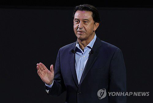 발언하는 호세 무뇨스 현대차 사장(고양=연합뉴스) 김성민 기자 = 호세 무뇨스 현대차 사장이 3일 경기도 고양시 킨텍스에서 열린 '2025 서울모빌리티쇼 미디어 브리핑' 행사에서 발언하고 있다. 2025.4.3 ksm7976@yna.co.kr