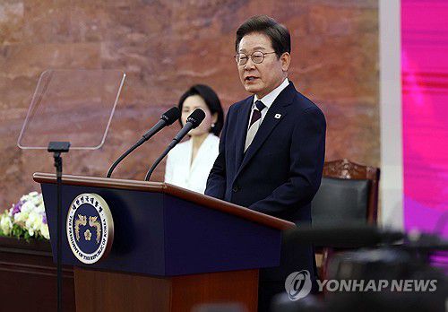 취임 연설하는 이재명 대통령(서울=연합뉴스) 이재명 대통령이 4일 서울 여의도 국회에서 열린 제21대 대통령 취임선서식에서 취임 연설을 하고 있다. 2025.6.4 [국회사진기자단] photo@yna.co.kr