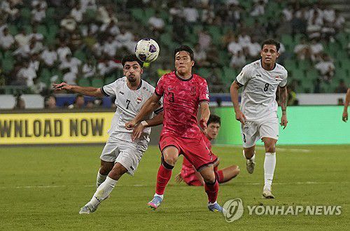 경합하는 이태석[AP=연합뉴스]
