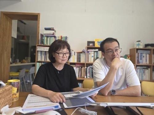 연합뉴스와 인터뷰 중인 권희정 소장과 이승환 사무국장(오른쪽)[윤근영 기자 촬영]