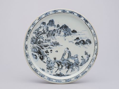 백자 청화 산수·인물무늬 전접시개인 소장. 촬영자 시로노 세이지(城野誠治) [국립중앙박물관 제공. 재판매 및 DB 금지]