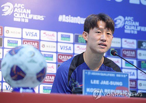 쿠웨이트와 최종전 앞둔 이재성(서울=연합뉴스) 류영석 기자 = 대한민국 축구 국가대표 부주장 이재성이 쿠웨이트와의 2026 북중미 월드컵 아시아 3차 예선 최종전을 하루 앞둔 9일 서울월드컵경기장에서 기자회견을 하고 있다. 2025.6.9 ondol@yna.co.kr