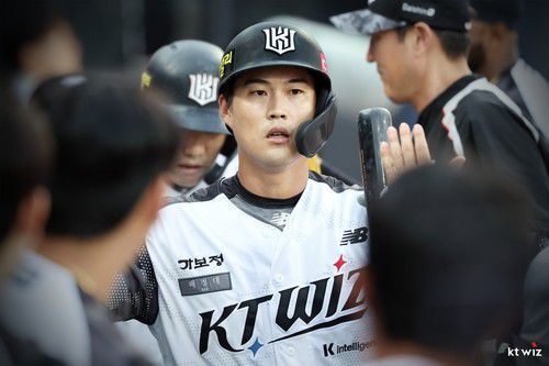 3회 동점 2점 홈런을 친 kt 배정대[kt wiz 제공. 재판매 및 DB 금지]