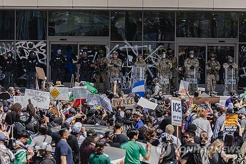 LA 시위 현장[AFP=연합뉴스 자료사진. 재판매 및 DB 금지]