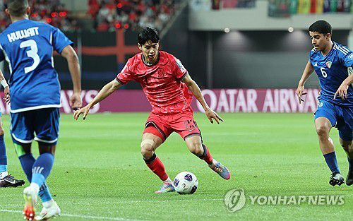 돌파하는 전진우(서울=연합뉴스) 최재구 기자 = 10일 서울월드컵경기장에서 열린 2026 북중미 월드컵 아시아 3차 예선 최종전 한국과 쿠웨이트의 경기. 한국 전진우가 돌파를 시도하고 있다. 2025.6.10 jjaeck9@yna.co.kr