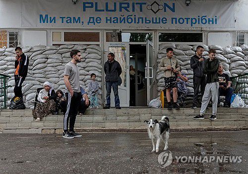 수미에 있는 피란민 쉼터[로이터 연합뉴스 재판매 및 DB 금지]