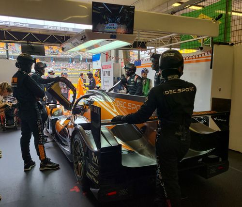 피트에서 바라본 제네시스 마그마 레이싱팀 차량[촬영 홍규빈]