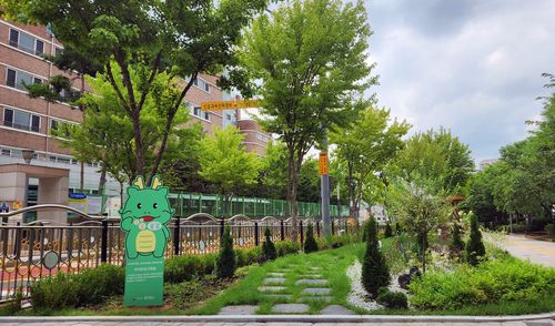 경기 용인시 흥덕초 주변에 조성된 자녀안심그린숲[산림청 제공. 재판매 및 DB 금지]