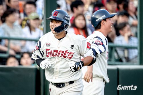 데뷔 첫 홈런을 날린 롯데 신인 포수 박재엽[롯데 자이언츠 제공. 재판매 및 DB 금지]