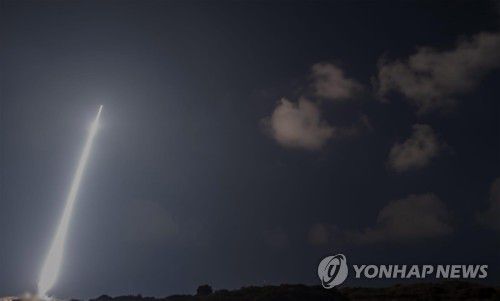 탄도미사일을 요격하는 이스라엘의 애로-2 요격 미사일[EPA 연합뉴스 자료사진. 재판매 및 DB 금지]