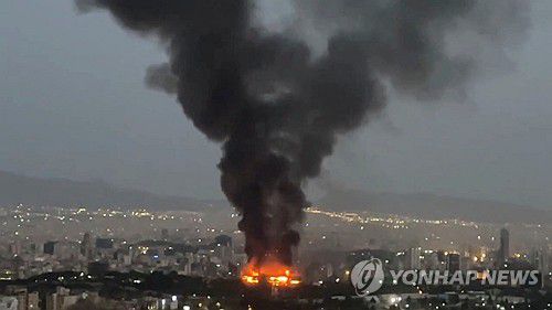 이란 수도 테헤란에 발생한 폭격[로이터=연합뉴스. 재판매 및 DB 금지]