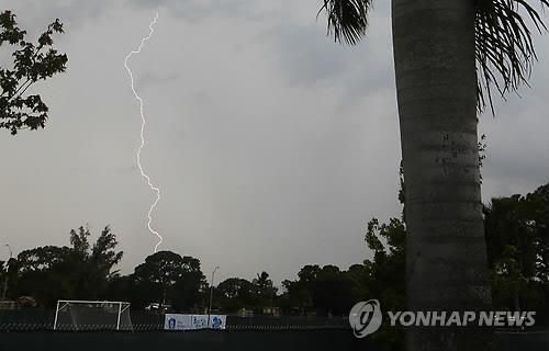 2014년 축구대표팀 전지훈련지 마이애미에서 발생한 낙뢰[연합뉴스 자료사진. 재판매 및 DB 금지]