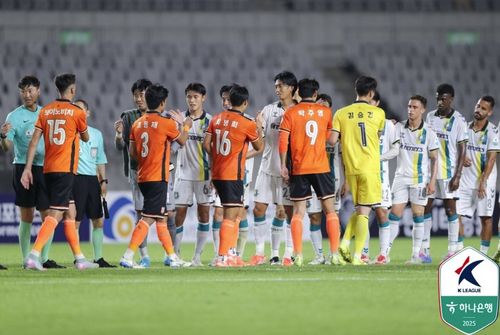 K리그2 화성과 안산의 경기[한국프로축구연맹 제공. 재판매 및 DB 금지]