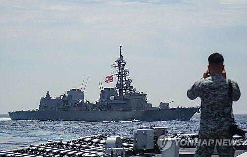 일본 호위함 '다카나미'[지지 AFP 연합뉴스 자료사진. 재판매 및 DB 금지]