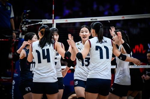 득점 후 기뻐하는 한국 여자배구 대표팀 선수들[FIVB 홈페이지 캡처. 재판매 및 DB 금지]