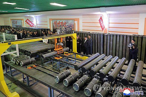 김정은, 군수공장 시찰(평양 조선중앙통신=연합뉴스) 김정은 북한 국무위원장이 지난 13일 중요군수공업기업소를 현지지도하고 상반기 포탄생산 실태와 능력확장 및 현대화 정형을 구체적으로 요해(파악)했다고 조선중앙통신이 14일 보도했다. 2025.6.14      [국내에서만 사용가능. 재배포 금지. For Use Only in the Republic of Korea. No Redistribution] nkphoto@yna.co.kr