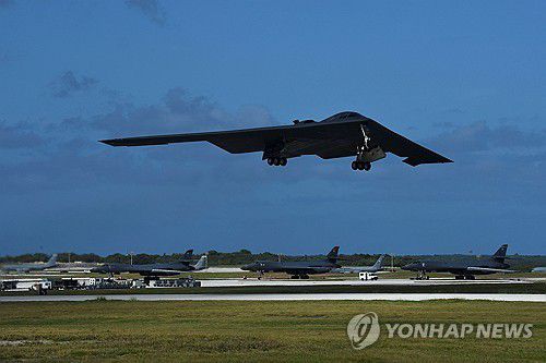 미 공군 B-2 폭격기[미 공군 제공. 로이터=연합뉴스 자료사진. 재판매 및 DB 금지]