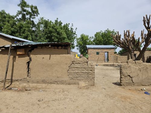 홍수로 훼손된 카메룬 최북단주 앙두밀 마을(마루아<카메룬>=연합뉴스) 노재현 기자 = 지난 10일(현지시간) 카메룬 최북단주 마가호수 근처의 앙두밀 마을. 2025.6.25 nojae@yna.co.kr