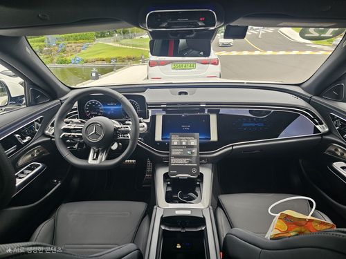 AMG E 53 하이브리드 4MATIC+ 내부[촬영 임성호]
