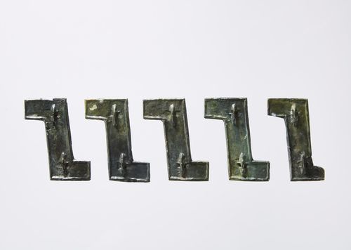 '乙'자 모양 청동기전북 김제 대동리 유적에서 출토된 '乙'자 모양을 한 청동 패식으로, 뒷면에 한 쌍의 꼭지가 부착돼 있어 의복에 부착했던 것으로 추정된다. [기호문화유산연구원 제공. 재판매 및 DB 금지]