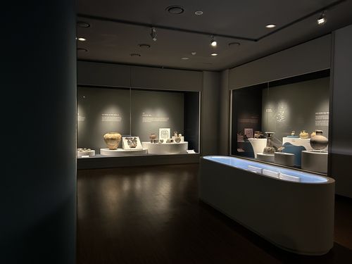 '나고드는 땅, 만경과 동진'     (전주=연합뉴스) 김예나 기자 = 26일 전북 전주시 국립전주박물관에서 공개된 '나고 드는 땅, 만경과 동진' 특별전 전시실. 이번 전시는 만경·동진 일대 유적에 대한 고고학적 성과를 바탕으로 전북 지역 고대 문화교류의 양상을 조명한다. 2025.6.26     yes@yna.co.kr