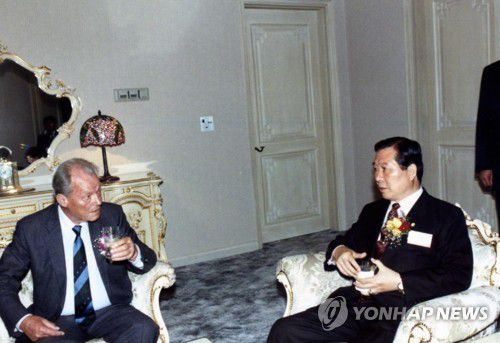 1989년 방한한 브란트와 김대중의 만남[성균관대학교 출판부 제공]