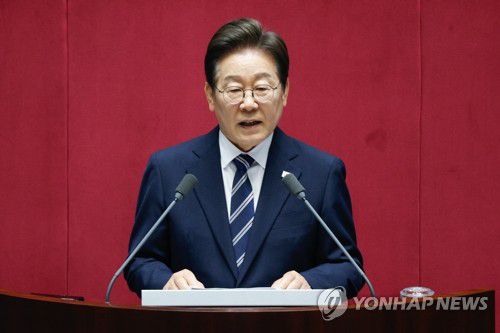 이재명 대통령 추경 시정연설(서울=연합뉴스) 이재명 대통령이 26일 서울 여의도 국회 본회의장에서 정부의 2차 추가경정예산안 제출과 관련해 첫 시정연설을 하고 있다. 2025.6.26 [국회사진기자단] photo@yna.co.kr