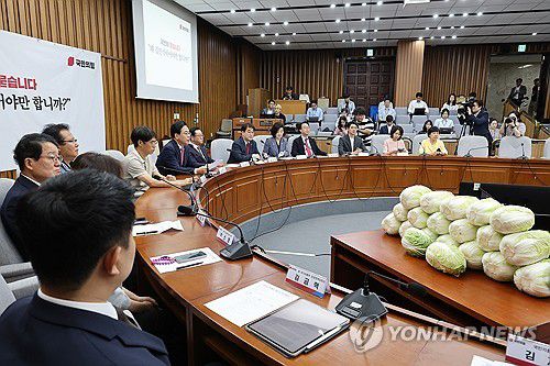 '국민청문회'서 발언하는 송언석 원내대표(서울=연합뉴스) 박동주 기자 = 국민의힘 송언석 원내대표가 30일 국회에서 열린 김민석 국무총리 후보자 국민청문회에서 발언하고 있다. 2025.6.30 pdj6635@yna.co.kr