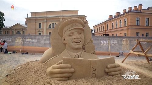 러시아 모래조각축전(서울=연합뉴스) 조선중앙TV가 지난 1일 방영한 '국제생활-로씨야의 모래조각축전, 아제르바이쟌의 옛 도시를 찾아서' 프로그램의 한 장면. [조선중앙TV화면] 2025.7.5     [국내에서만 사용가능. 재배포 금지. For Use Only in the Republic of Korea. No Redistribution]     nkphoto@yna.co.kr